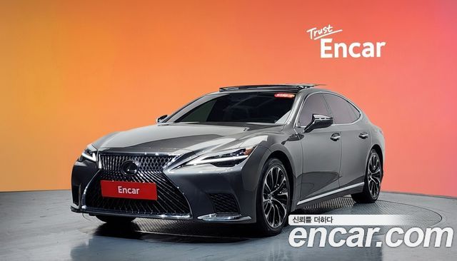 Lexus LS 3.5 Luxury AWD, фото 1 из 4
