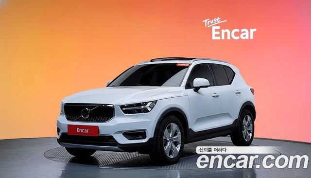 Volvo XC40 B4, фото 1 из 4