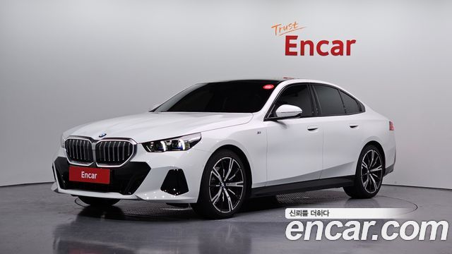 BMW 5-Series 530i xDrive M, фото 1 из 4