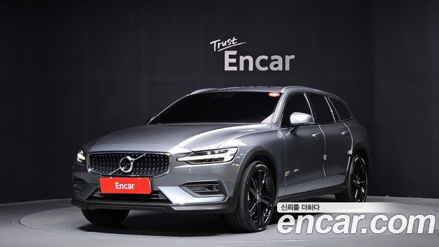 Volvo V60 T5 AWD, фото 1 из 4