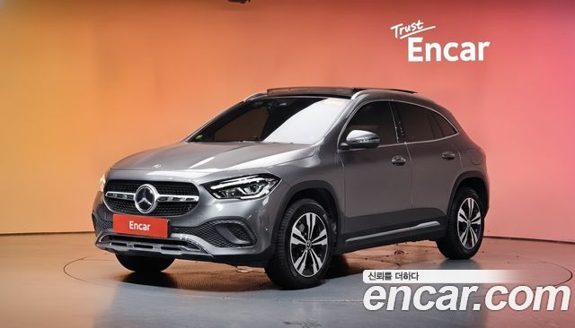 Mercedes-Benz GLA-Class GLA220, фото 1 из 4